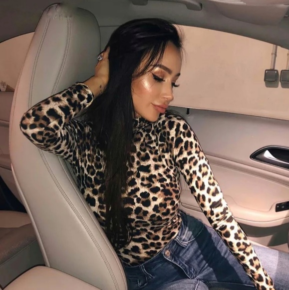 Leopard Printed Bodysuit - Picture 2 of 4